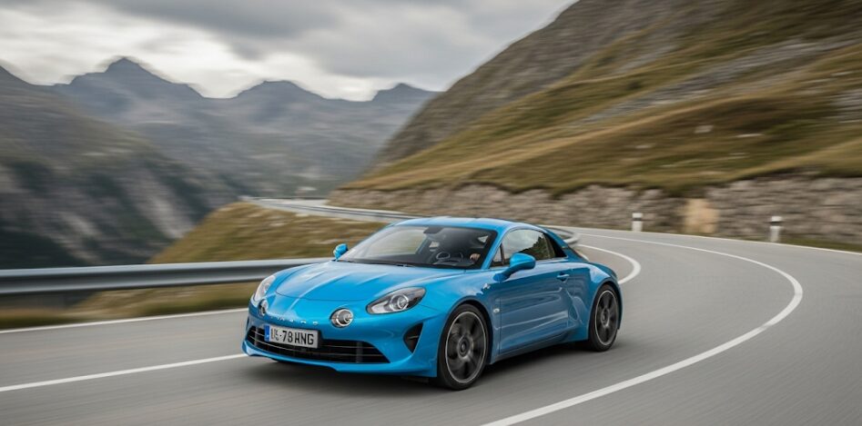 Alpineのスポーツカーの特徴は？