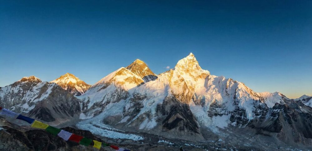 世界最高峰エベレストはどこの国にある？登頂前に知っておきたい基礎知識